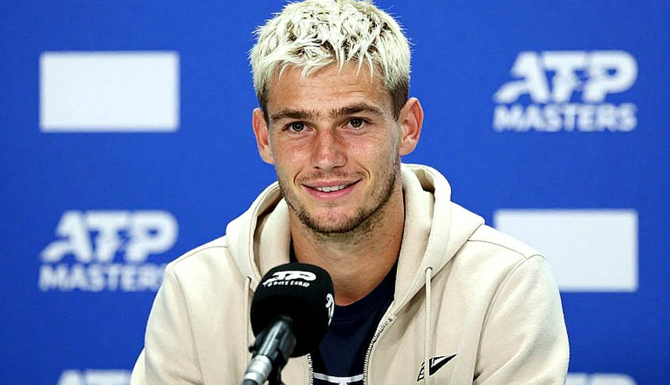 Zverev's 5-Set Win over Sonego: A Victory or a Wake-Up Call? Zverev's 5-Set Win over Sonego: A Victory or a Wake-Up Call?