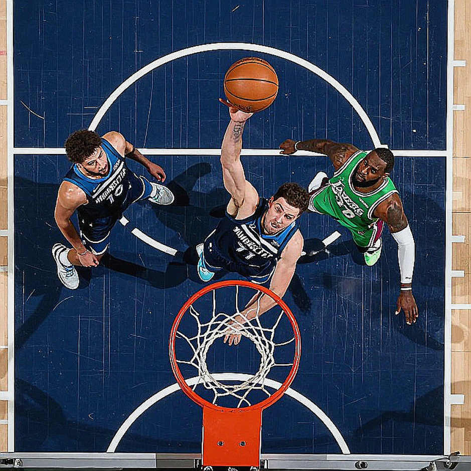 Jokic chìm trong 'vùng nước nông' nhưng Guduric & Avramovic đã 'dọn dẹp' giúp Serbia tại Italy Jokic chìm trong 'vùng nước nông' nhưng Guduric & Avramovic đã 'dọn dẹp' giúp Serbia tại Italy
