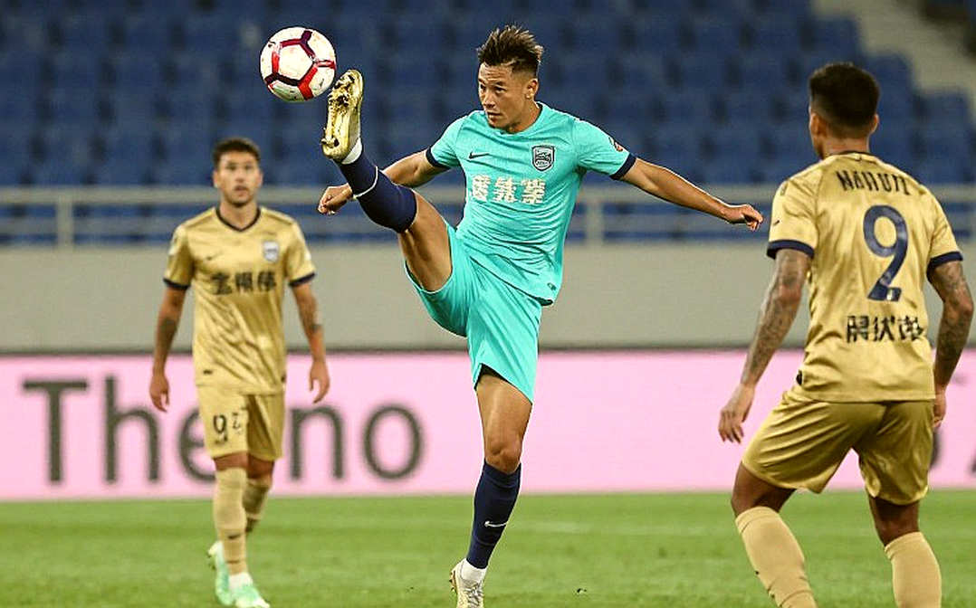 Ba trung vệ ở V.League: bước lùi được khoác áo hiện đại Ba trung vệ ở V.League: bước lùi được khoác áo hiện đại