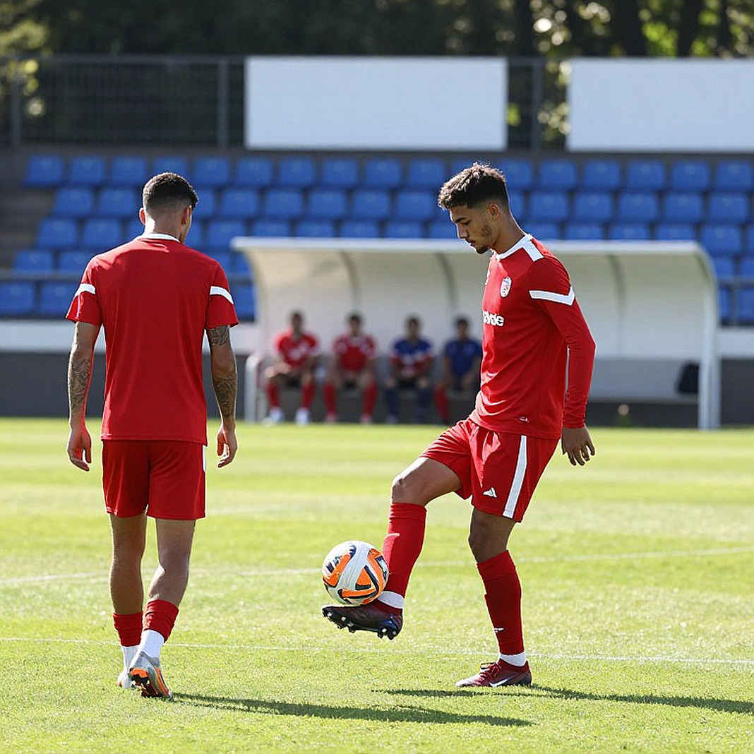 Hai buổi tập và hai ngày làm việc: Thomas Reis, Trabzonspor và vùng áp lực không có thời gian chuẩn bị Hai buổi tập và hai ngày làm việc: Thomas Reis, Trabzonspor và vùng áp lực không có thời gian chuẩn bị