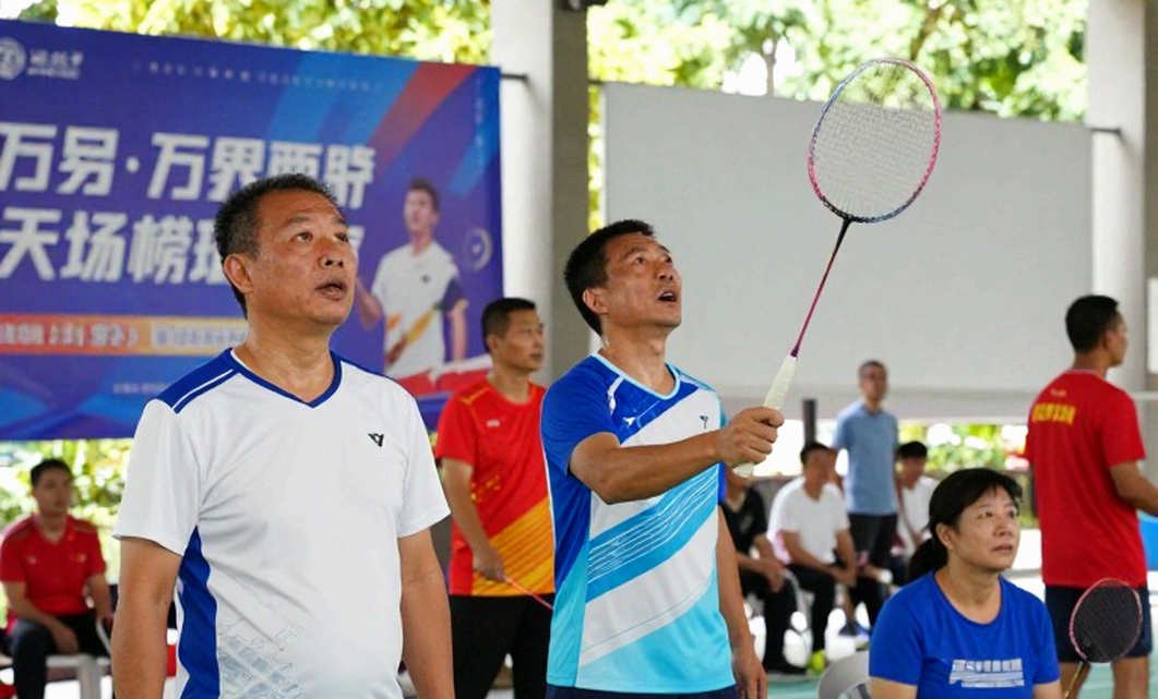 Nguyễn Tiến Minh giành vé vào vòng chính Vietnam Open 2026 nhờ khai thác điểm yếu singles của đối thủ Nguyễn Hoàng Thái Sơn