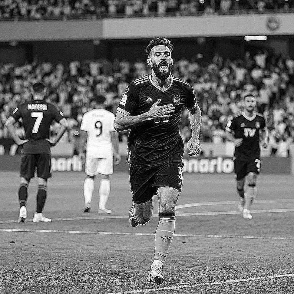 Việt Nam chờ Hoàng Đức trở lại, Thái Lan gọi lại dàn sao: tấm vé chung kết nằm ở tuyến giữa Việt Nam chờ Hoàng Đức trở lại, Thái Lan gọi lại dàn sao: tấm vé chung kết nằm ở tuyến giữa