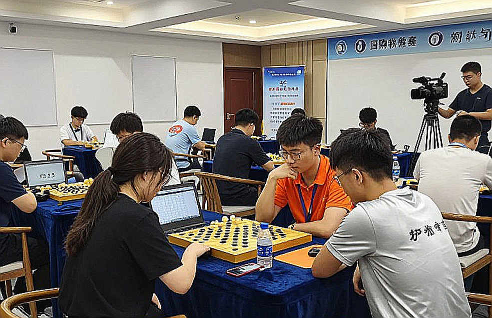 GCL 2026: Nepomniachtchi khiến Carlsen toát mồ hôi trước khi hạ Sindarov bằng đồng hồ