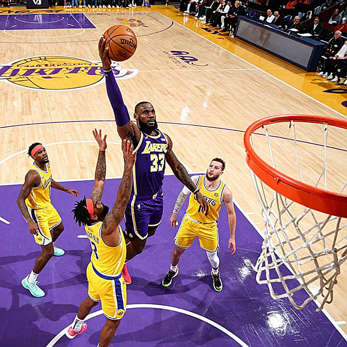 Dwight Howard ở Gruzia: 22 điểm, 11 rebound, 5 block trong 36 phút và hai trận thua chưa có lời giải