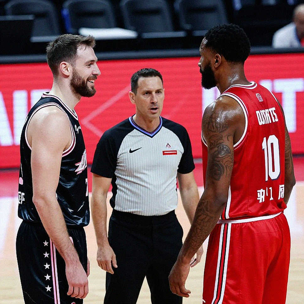 Jones Misses Cyprus Trip: Olympiacos Frontcourt Rotation Ahead of the EuroLeague Super Cup