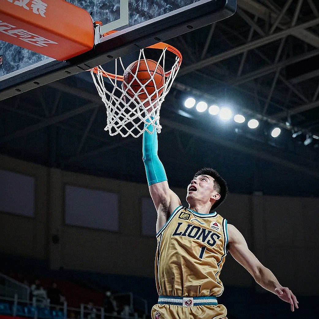 TOFAŞ thất thủ trước Lokomotiv Kuban trong trận đấu điểm số cao: Ẩn số từ sáu cầu thủ ghi điểm hai chữ số TOFAŞ thất thủ trước Lokomotiv Kuban trong trận đấu điểm số cao: Ẩn số từ sáu cầu thủ ghi điểm hai chữ số