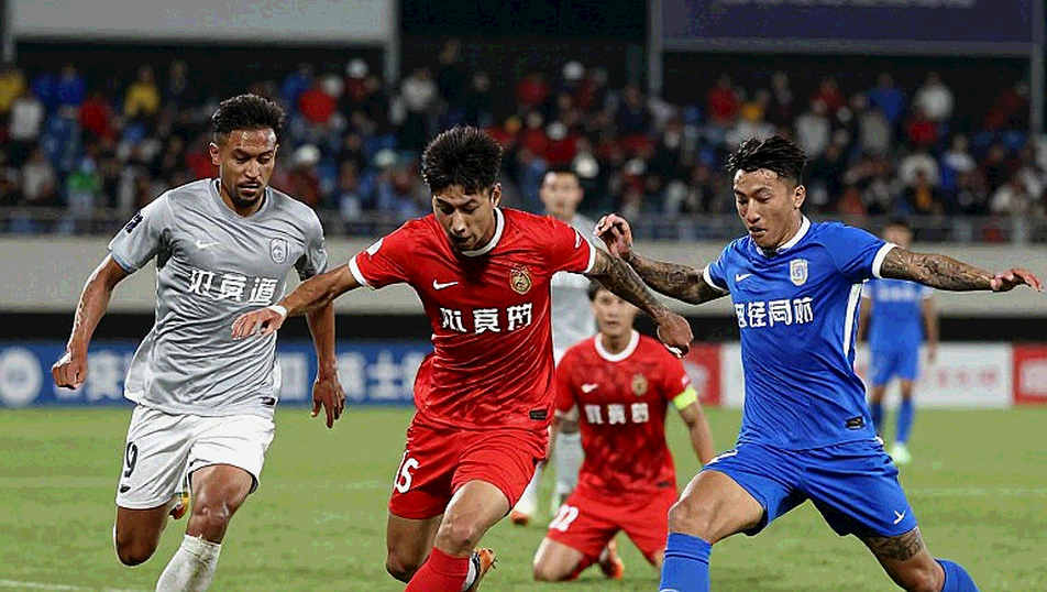 LPBank V-League 2026-2027 Opening Round: Cong An TPHCM Shock Hanoi FC, Ninh Binh Rout Hai Phong at Lach Tray Stadium