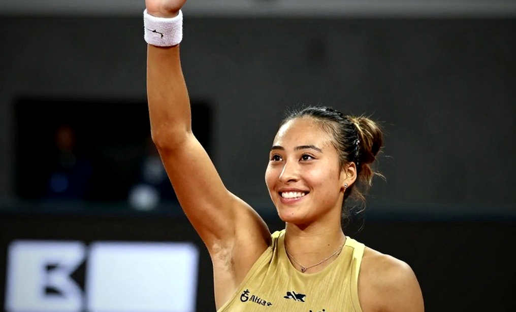 Alcaraz Vượt Qua Nỗi Đau Cổ Tay, Paul Tạo Địa Chấn: Màn Trình Diễn Trái Ngược Tại US Open 2026